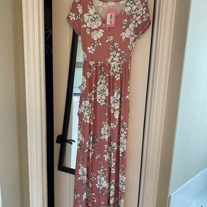 Floral maxi dress with pockets
